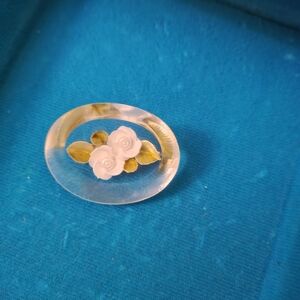 VINTAGE LUCITE BROOCH